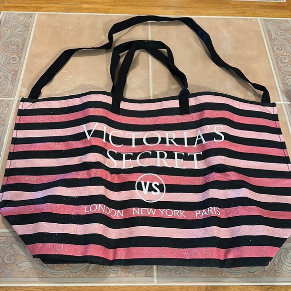 Victoria's Secret Handbags - NWOT VICTORIA’S SECRET Bling Tote Bag